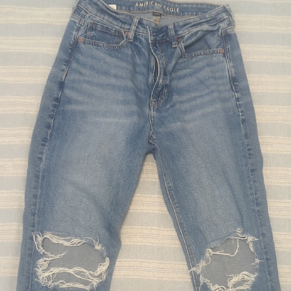 American Eagle Outfitters Light Blue Distressed Boyfriend Jeans - Picture 2 of 8